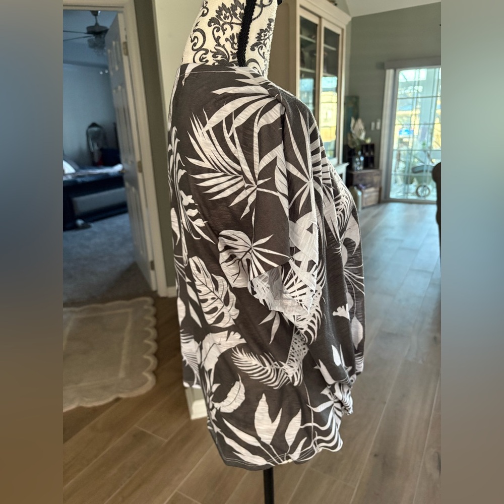 Women's Tropical Print Top - brown size XL from Tryst - Picture 6 of 8